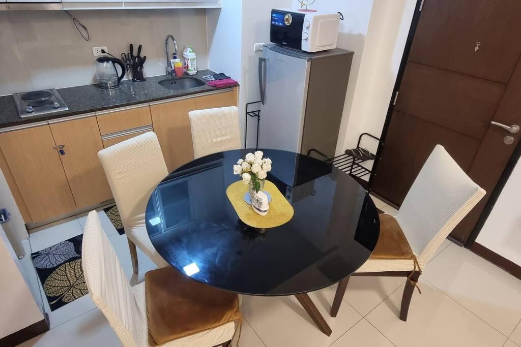 Apartment Ms Familyroom-300mbps-netflix-naiat3-resortword-savoy *