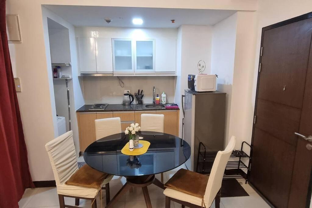 Ms Familyroom-300mbps-netflix-naiat3-resortword-savoy *
