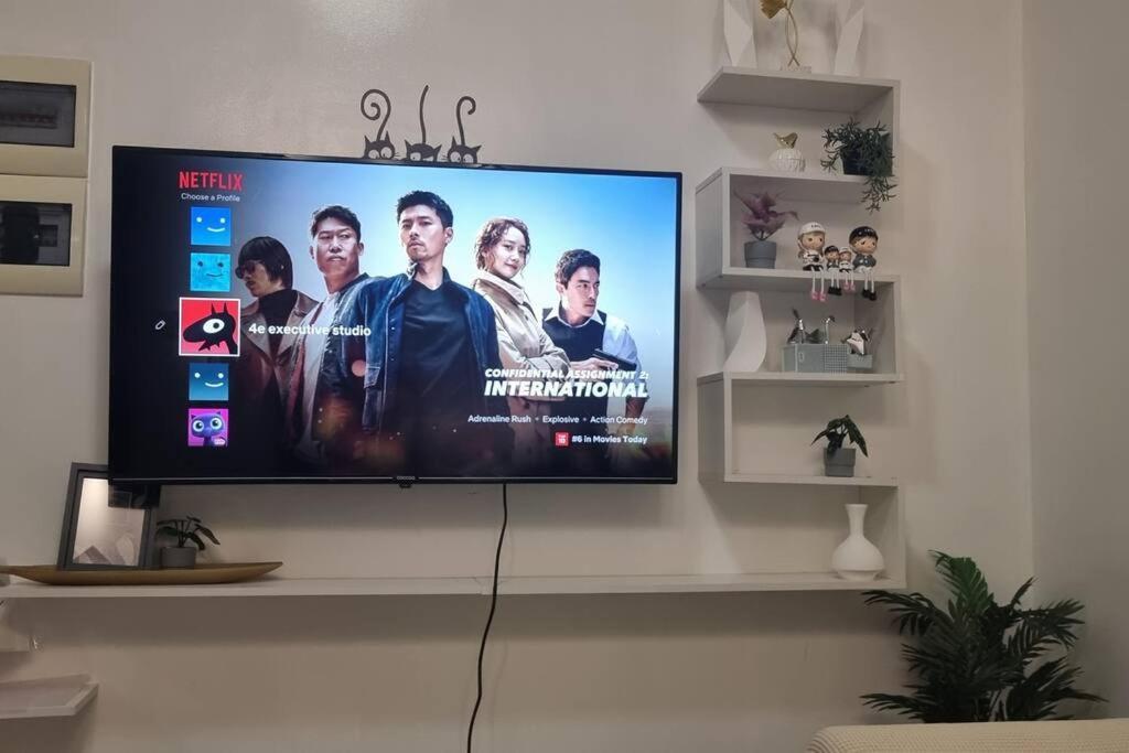 Ms Familyroom-300mbps-netflix-naiat3-resortword-savoy Apartment Manila