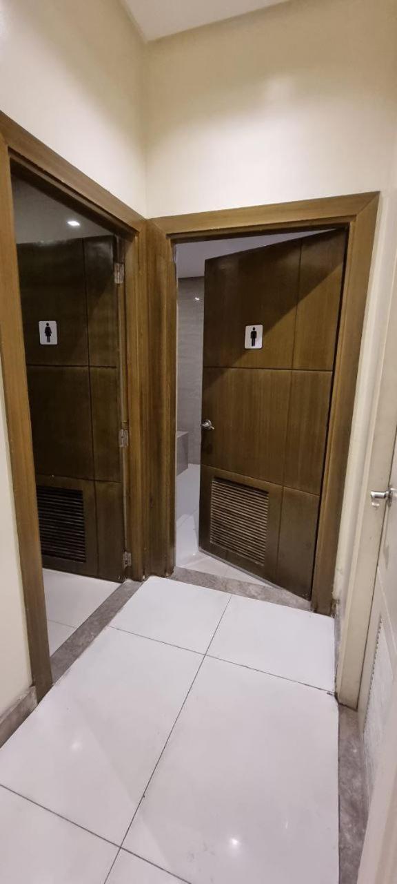 Apartment Ms Familyroom-300mbps-netflix-naiat3-resortword-savoy Manila