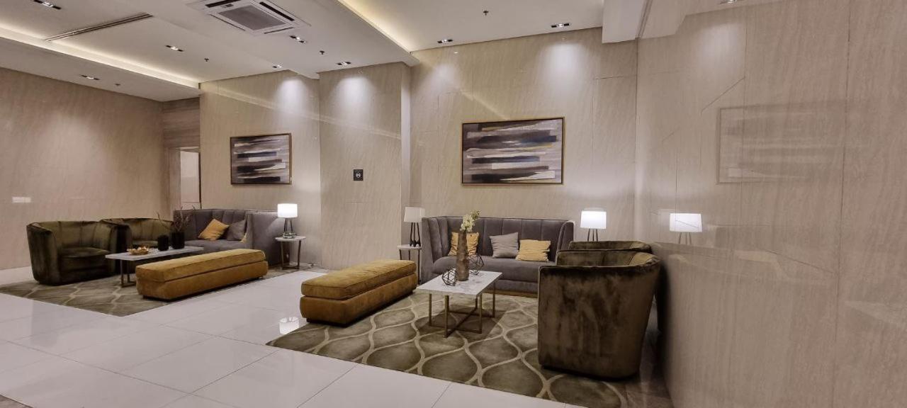 Ms Familyroom-300mbps-netflix-naiat3-resortword-savoy Apartment