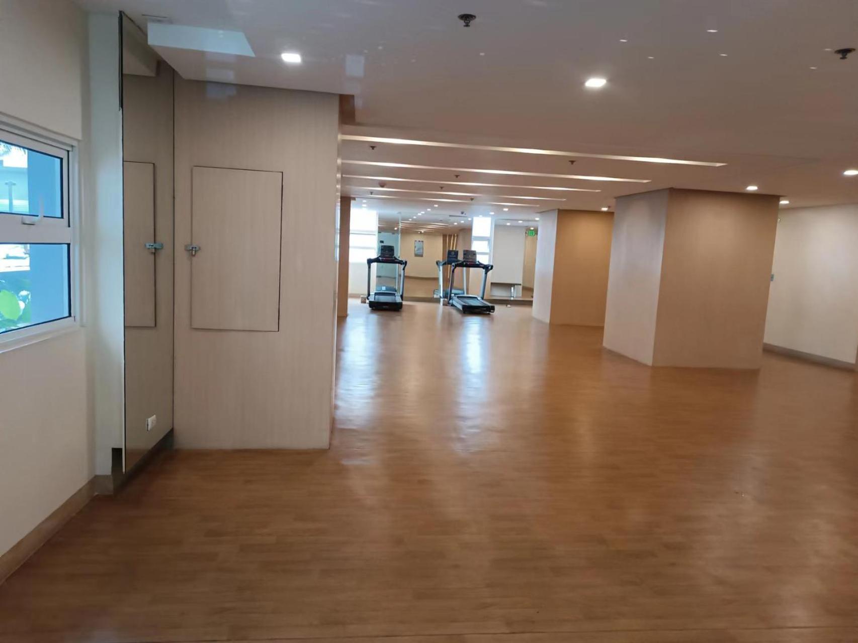 Ms Familyroom-300mbps-netflix-naiat3-resortword-savoy Apartment Manila