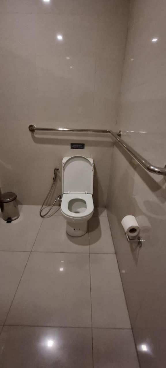 Ms Familyroom-300mbps-netflix-naiat3-resortword-savoy Apartment *