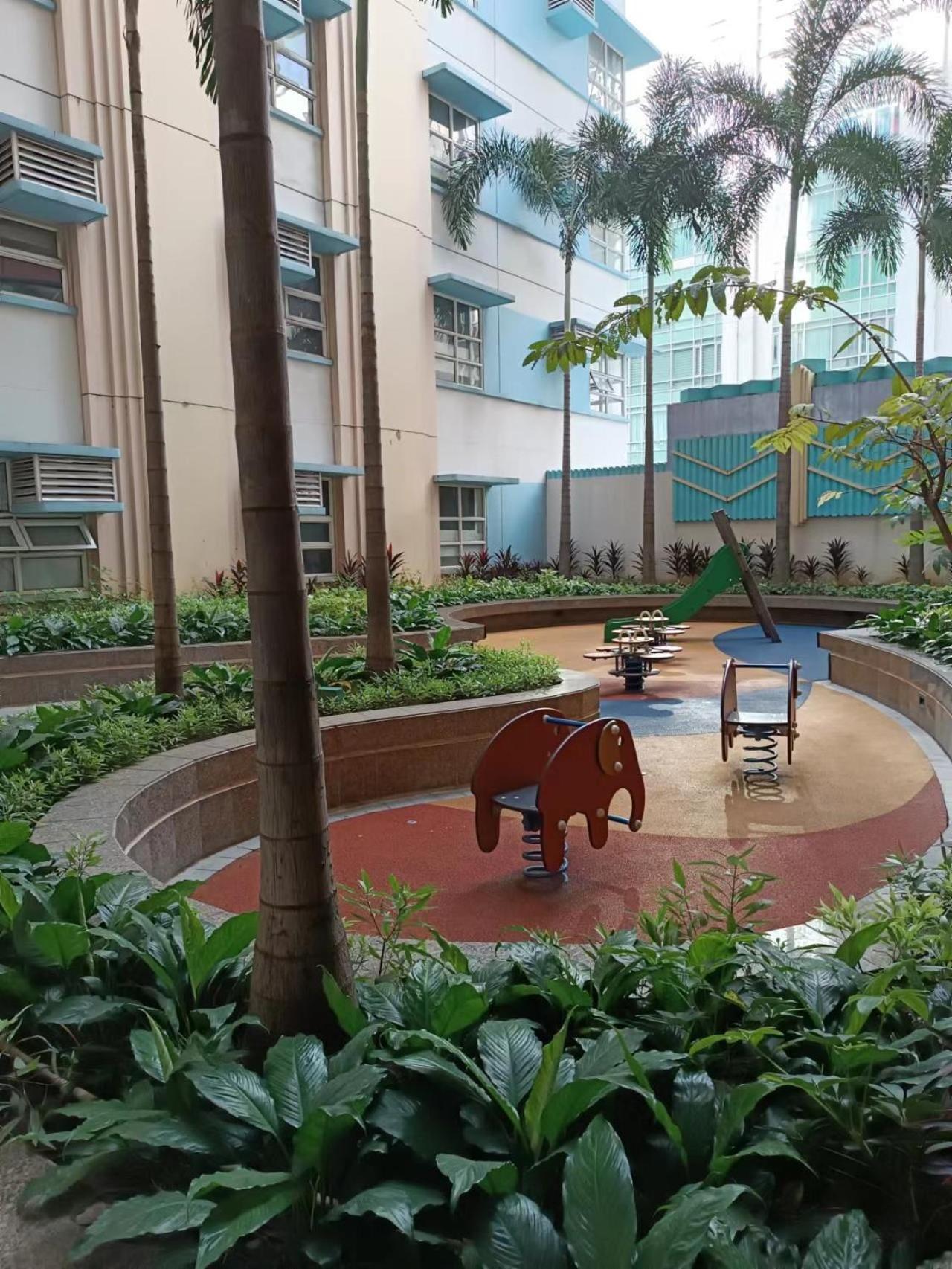Ms Familyroom-300mbps-netflix-naiat3-resortword-savoy Apartment Manila
